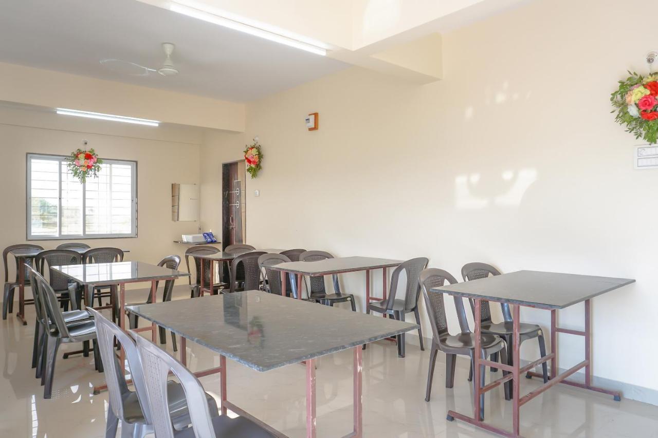 Oyo 81616 Omkar Executive Vagholi Dış mekan fotoğraf